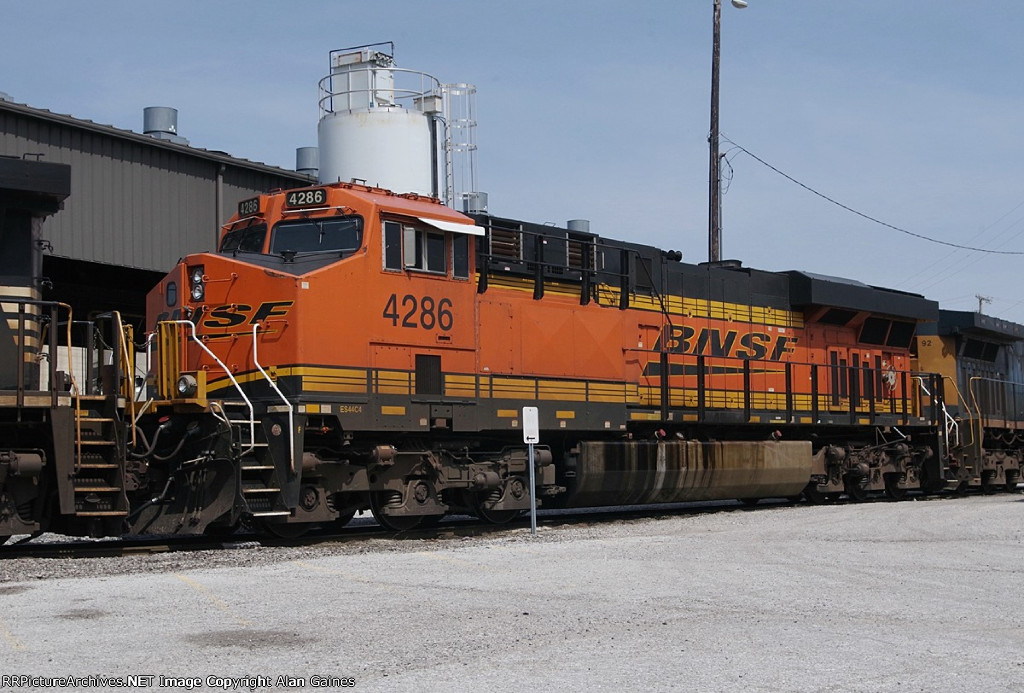 BNSF 4286